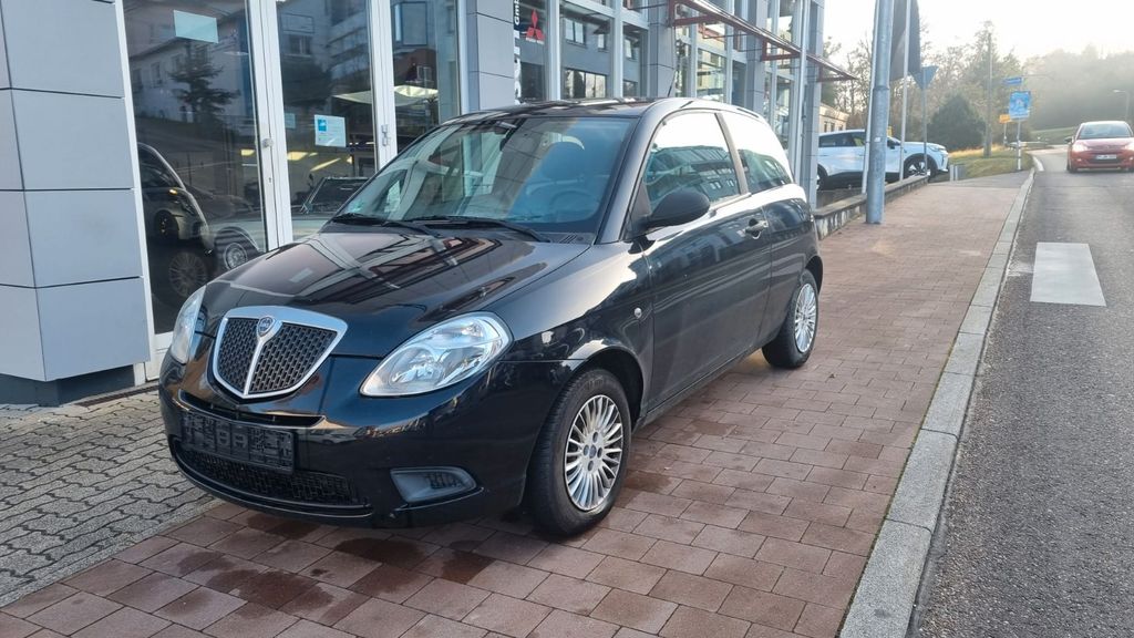 Lancia Ypsilon 121.900 km 2.200 &euro; Niefern 75223