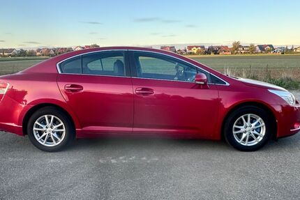 Toyota Avensis 124.000 km 8.000 € Gäufelden 71126