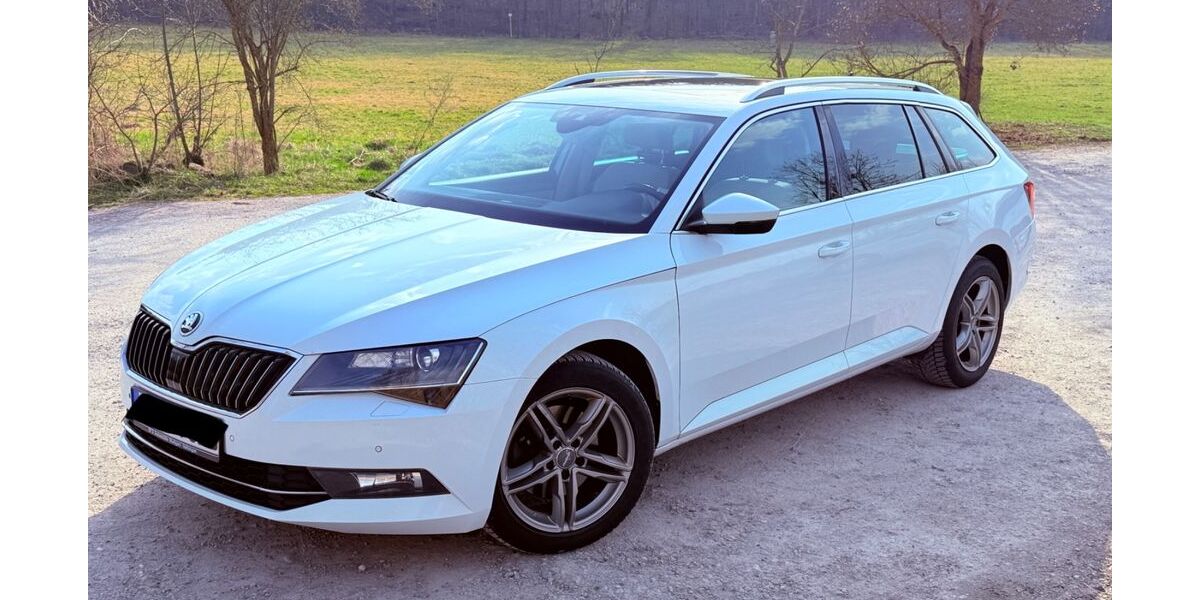 Skoda Superb 204.000 km 12.900 &euro; Stuttgart 70563