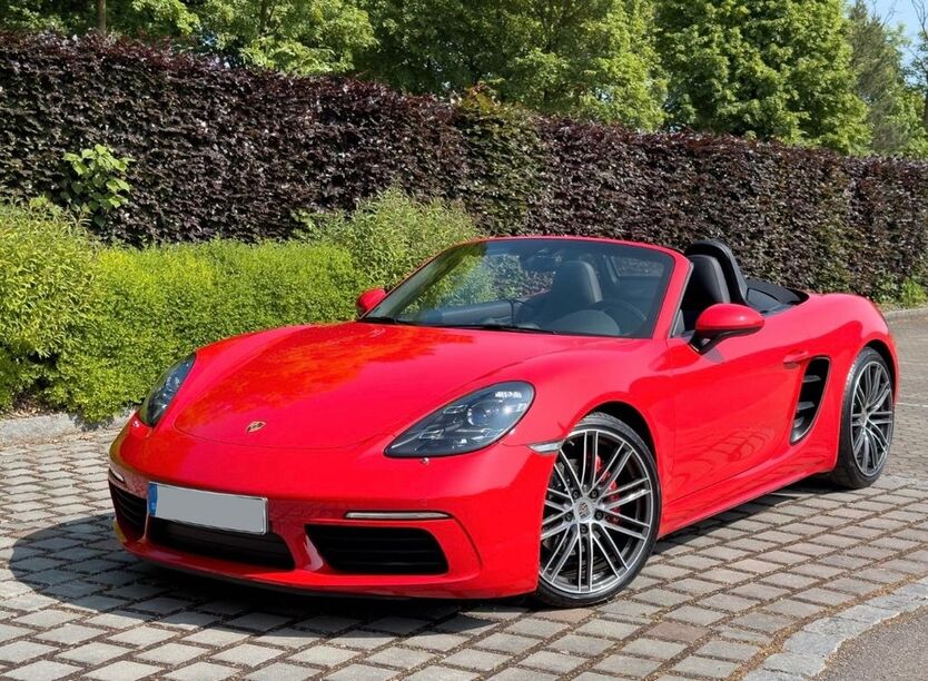 Porsche Boxster 38.200 km 64.745 € Tübingen 72072