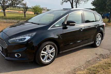Ford S-Max 134.000 km 14.400 &euro; Asperg 71679