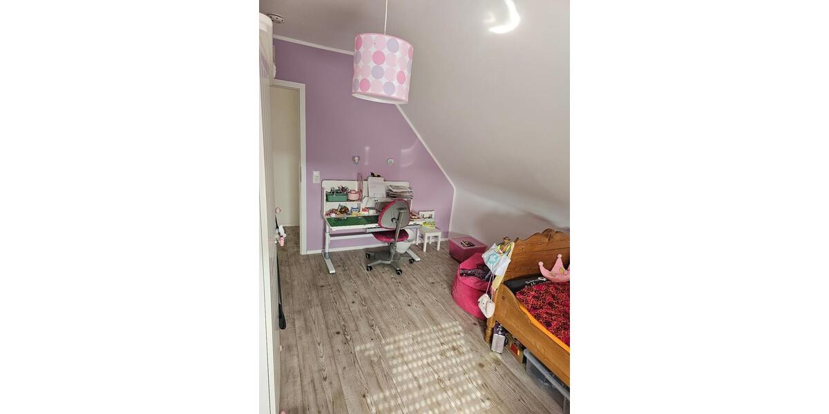 Maisonettenwohnung Ludwigsburg Oßweil - 5 Zimmer, 168 m&sup2;, 1.900&euro; | Angebot:26164663