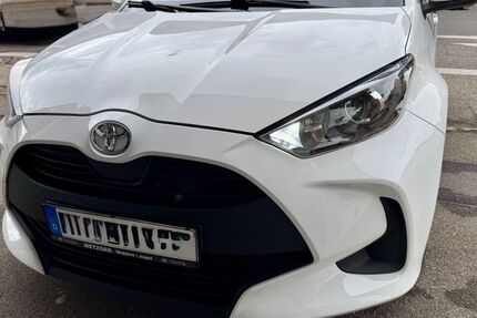 Toyota Yaris 43.000 km 12.090 &euro; Remseck am Neckar 71686
