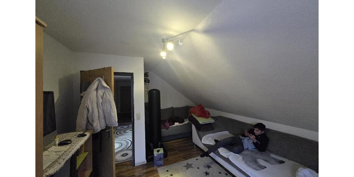 Dachgeschoßwohnung Leonberg - 4 Zimmer, 61 m&sup2;, 259.000&euro; | Angebot:25791428