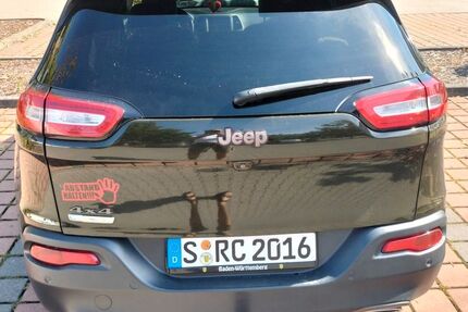 Jeep Cherokee 145.400 km 17.000 € Stuttgart 70327