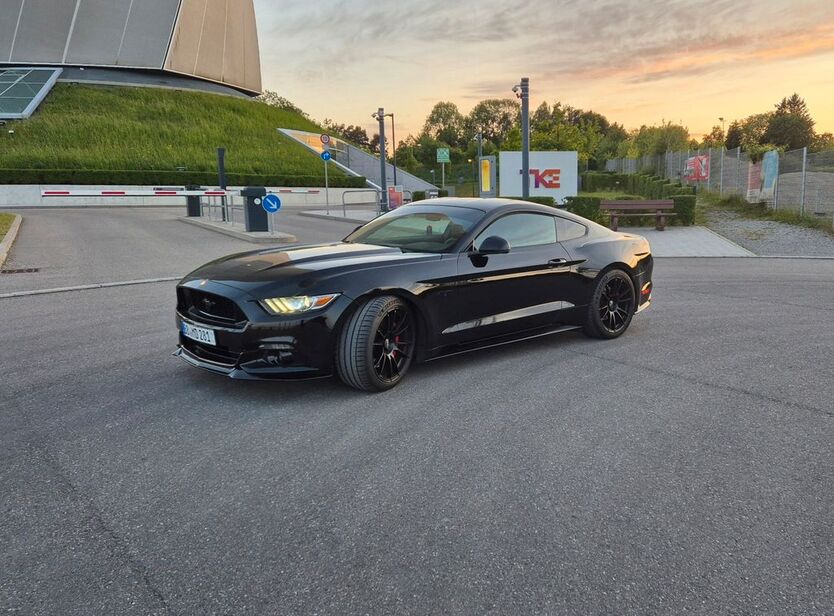 Ford Mustang 62.300 km 37.999 € Böblingen 71034
