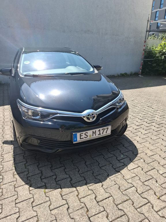 Toyota Auris 27.000 km 12.600 € Esslingen am Neckar 73730