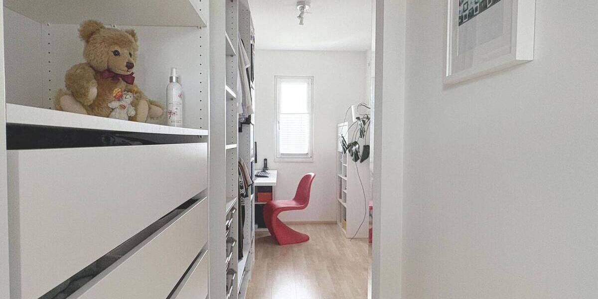Einfamilienhaus Hemmingen - 8 Zimmer, 246 m&sup2;, 2.700&euro; | Angebot:26557187