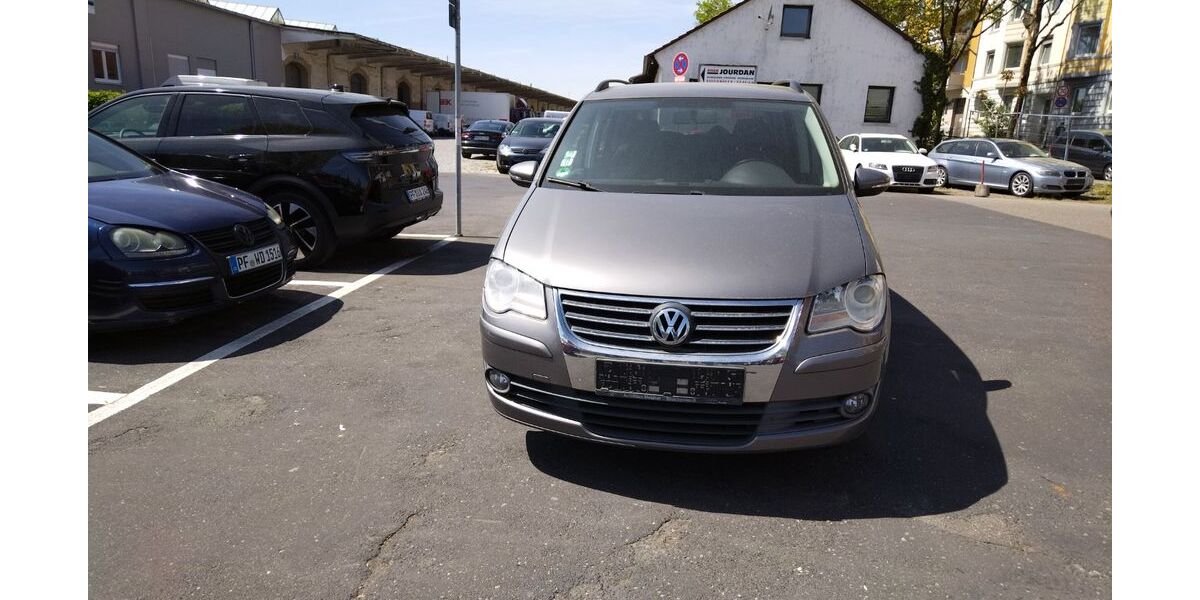 VW Touran 220.000 km 2.390 &euro; Pforzheim 75177