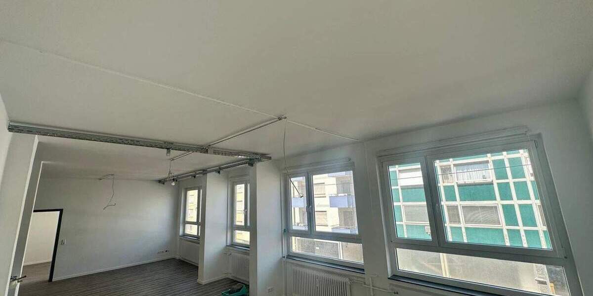 Etagenwohnung Stuttgart Ost - 3 Zimmer, 126 m&sup2;, 1.800&euro; | Angebot:25674459