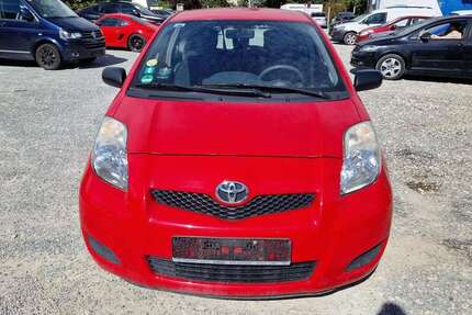 Toyota Yaris 221.000 km 1.300 € Reutlingen 72760