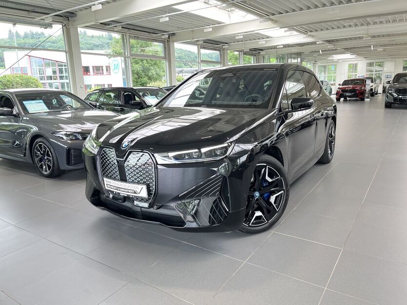BMW iX 25.373 km 55.690 € Tübingen 72072
