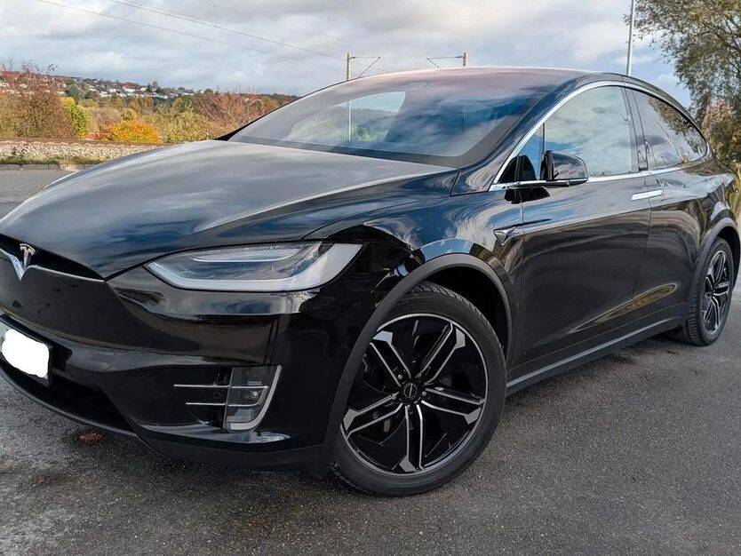 Tesla Model X 129.000 km 36.500 € Tübingen 72072