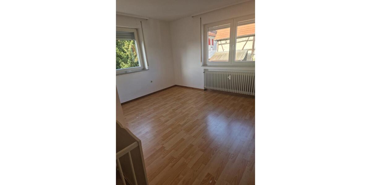 Etagenwohnung Reutlingen Reutlingen-Betzingen - 5 Zimmer, 100 m&sup2;, 1.150&euro; | Angebot:27587740