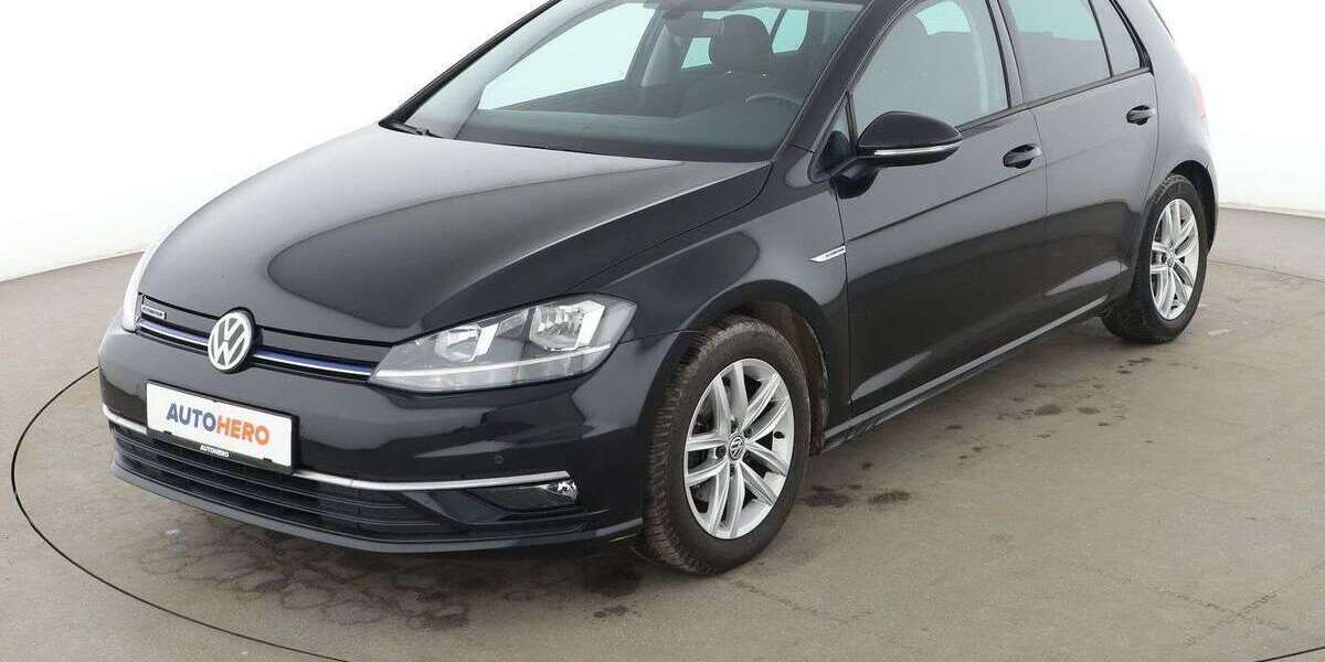 VW Golf 74.392 km 13.710 &euro; Stuttgart 70195