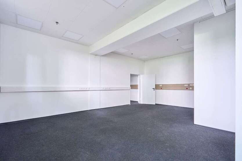 Büro in Markgröningen 3.939 € 789 m² zimmer