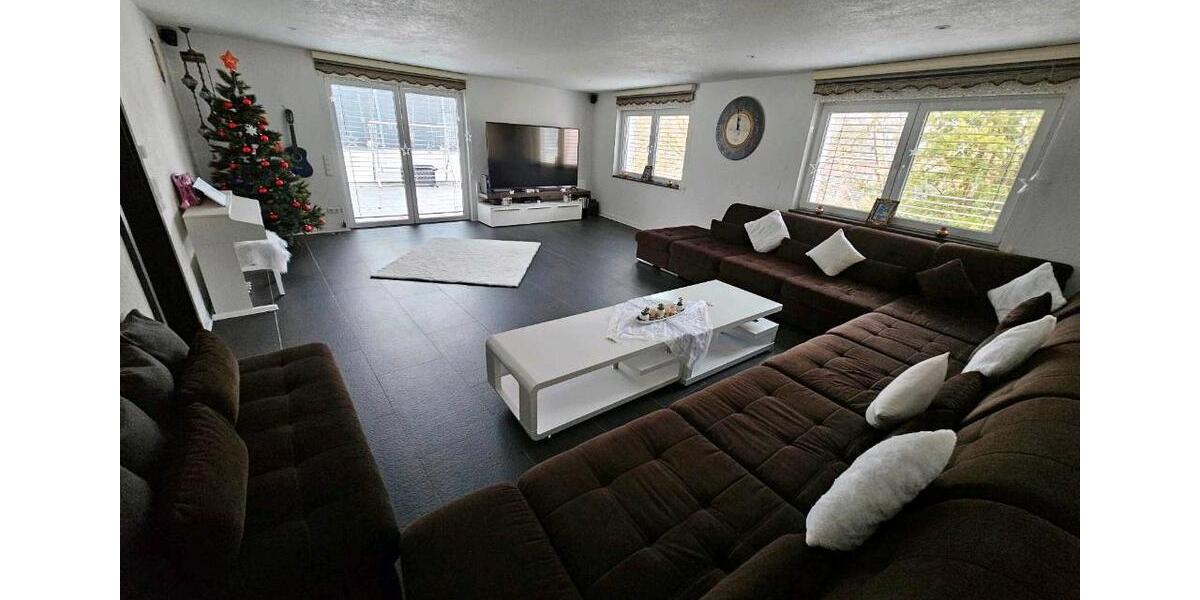Etagenwohnung Pforzheim - 4 Zimmer, 160 m&sup2;, 1.650&euro; | Angebot:26321293
