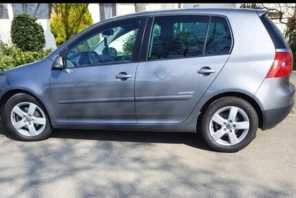 VW Golf 134.000 km 4.400 &euro; Metzingen 72555
