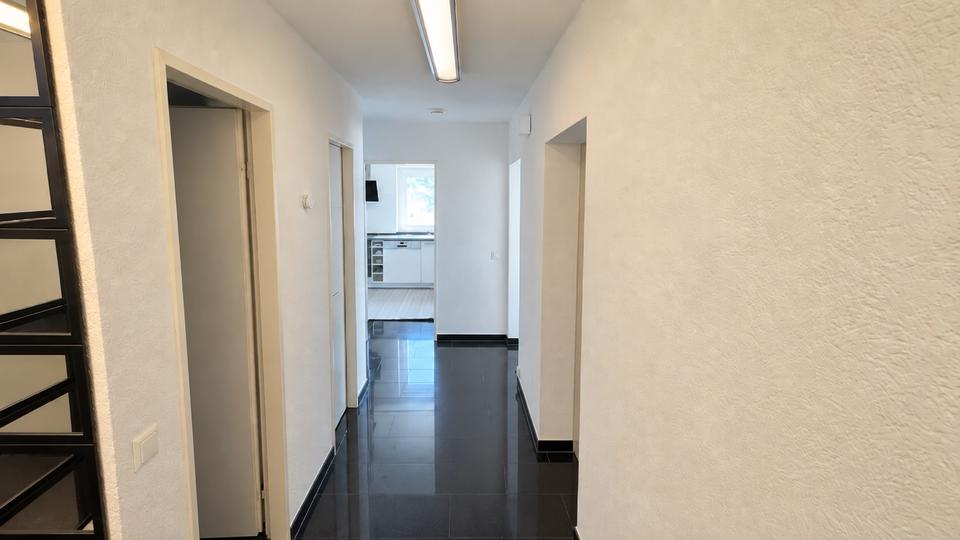 Etagenwohnung Esslingen am Neckar Brühl - 4 Zimmer, 101 m&sup2;, 1.650&euro; | Angebot:27550300