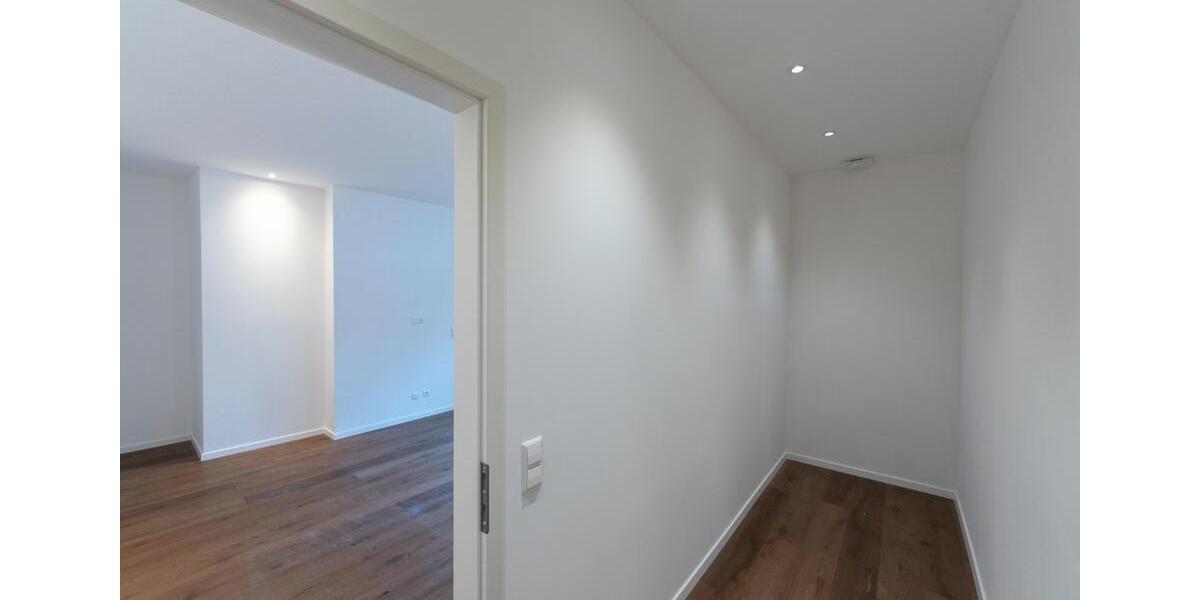 Erdgeschoßwohnung Stuttgart Stuttgart-Süd - 5 Zimmer, 131 m&sup2;, 2.290&euro; | Angebot:26380275