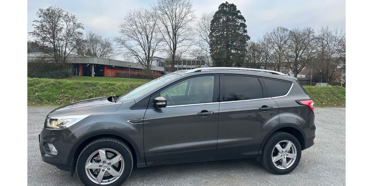 Ford Kuga 98.690 km 18.650 &euro; Pforzheim 75181