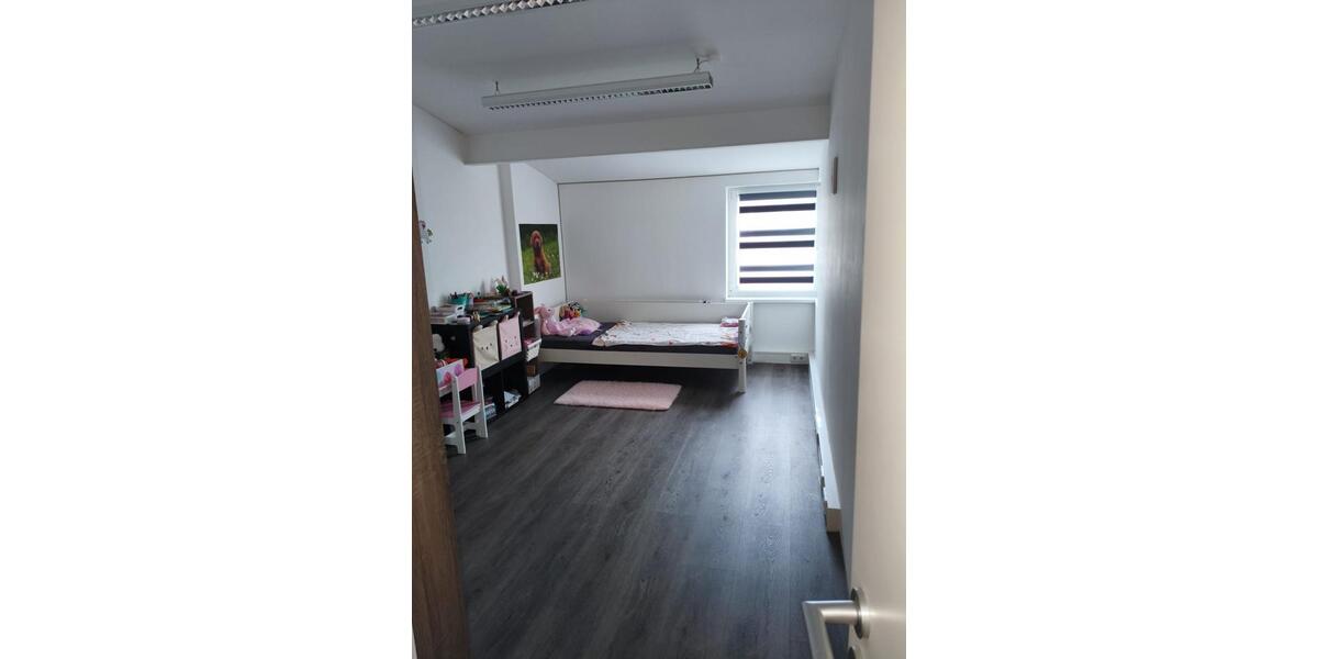 Etagenwohnung Vaihingen an der Enz - 4 Zimmer, 126 m&sup2;, 1.000&euro; | Angebot:26006389