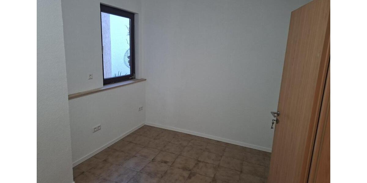 Erdgeschoßwohnung Rottenburg am Neckar - 4 Zimmer, 110 m&sup2;, 320.000&euro; | Angebot:25172685