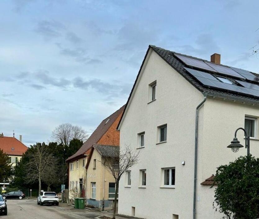 Charme & Charakter: DHH mit Scheune und Werkstatt