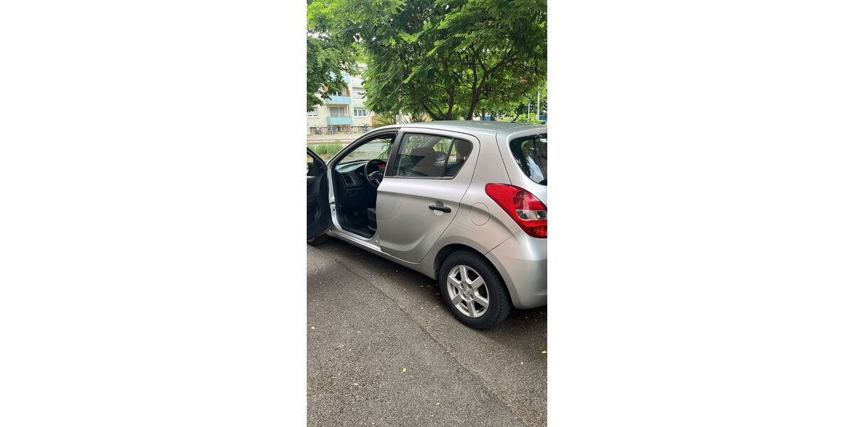 Hyundai i20 195.000 km 1.350 &euro; Esslingen 73734