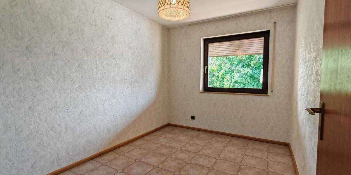 Reihenmittelhaus Pforzheim Büchenbronn - 5 Zimmer, 102 m&sup2;, 320.000&euro; | Angebot:25707655