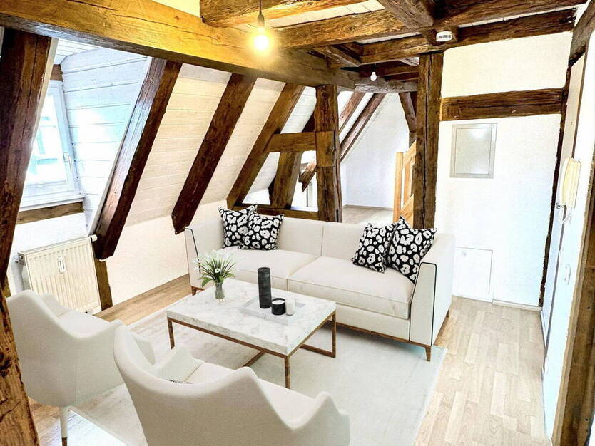 Renningen: Exklusive Maisonette-LoftWohnung im Fachwerkhaus - mit EBK & Tageslichtbad