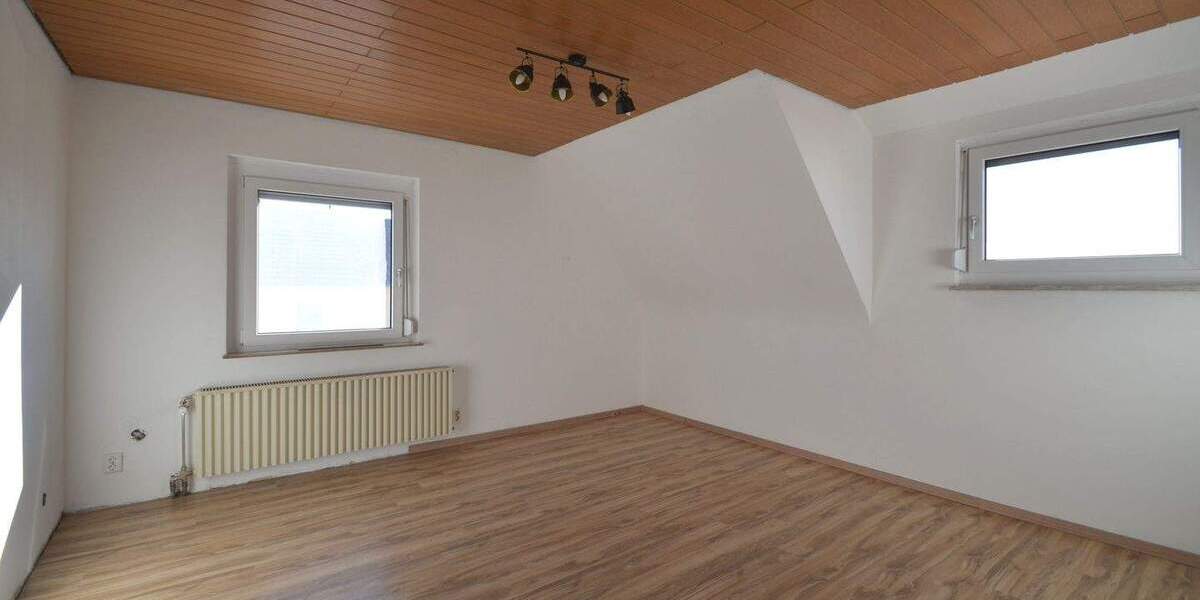 Mehrfamilienhaus, Wohnhaus Rutesheim - 7 Zimmer, 178 m&sup2;, 590.000&euro; | Angebot:25704324