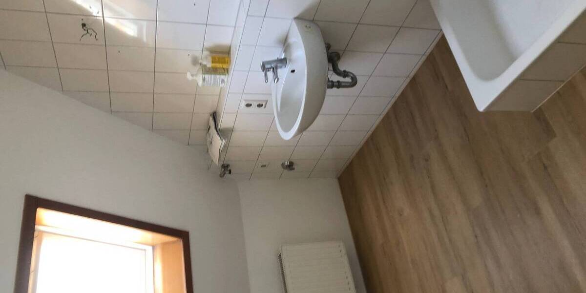 Etagenwohnung Stuttgart Bad Cannstatt - 4 Zimmer, 76 m&sup2;, 1.100&euro; | Angebot:26806574