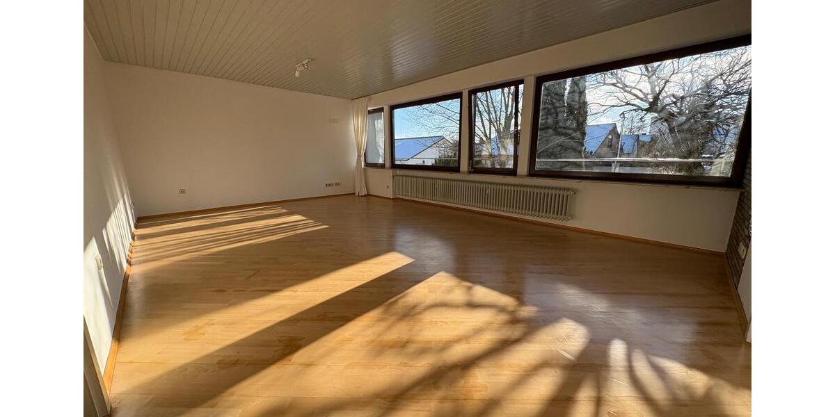 Einfamilienhaus Gärtringen - 4.5 Zimmer, 130 m&sup2;, 1.550&euro; | Angebot:24677549