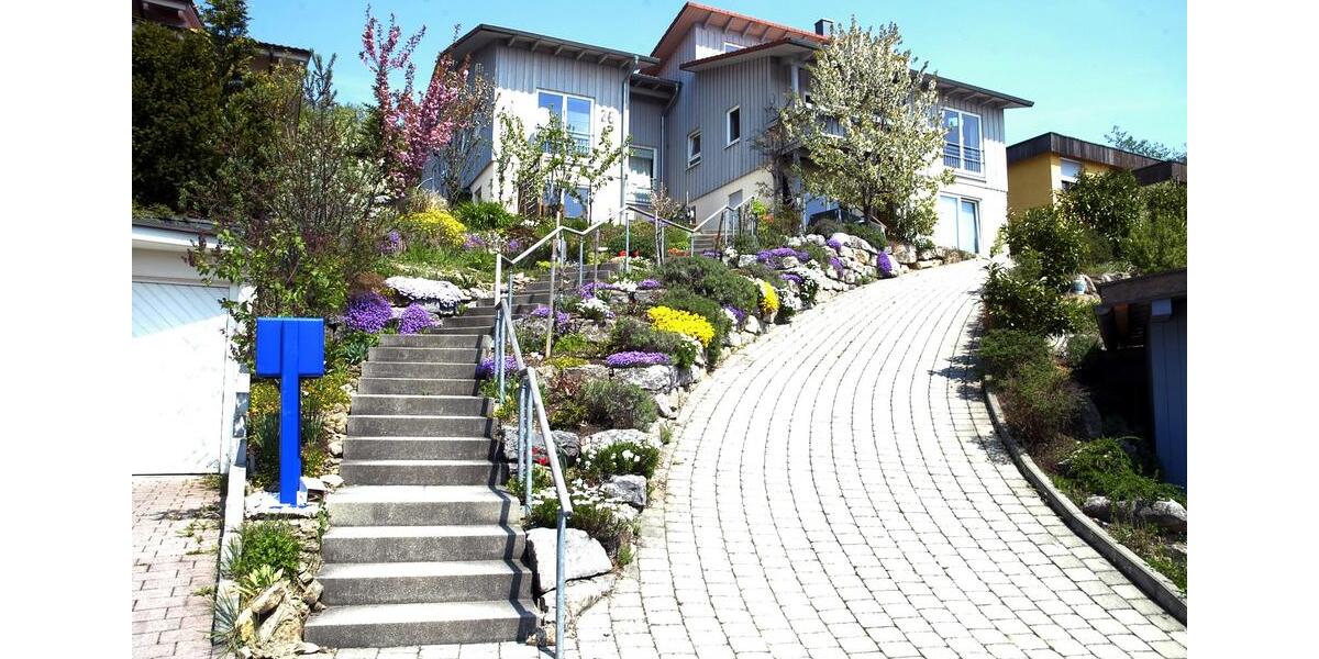 Einfamilienhaus Simmozheim - 7 Zimmer, 143 m&sup2;, 2.050&euro; | Angebot:24786911