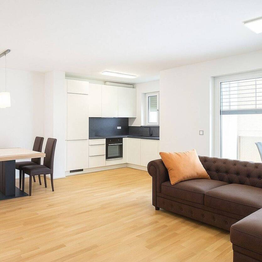 Möblierte 2-Zimmer-Wohnung mit Balkon und Einbauküche in unmittelbarer Daimler-Nähe 2 zimmer