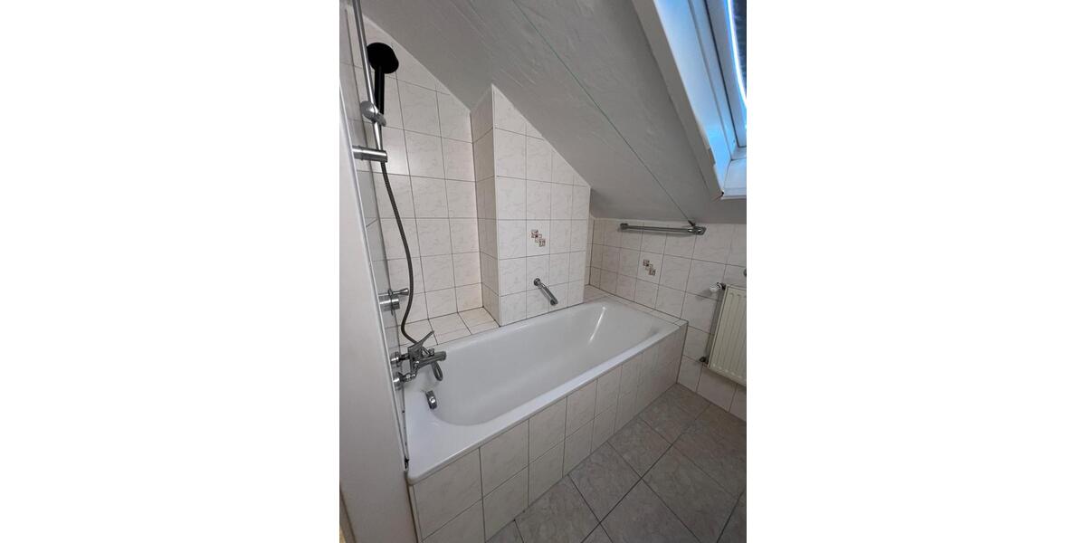 Dachgeschoßwohnung Nürtingen - 3 Zimmer, 58 m&sup2;, 210.000&euro; | Angebot:26972669