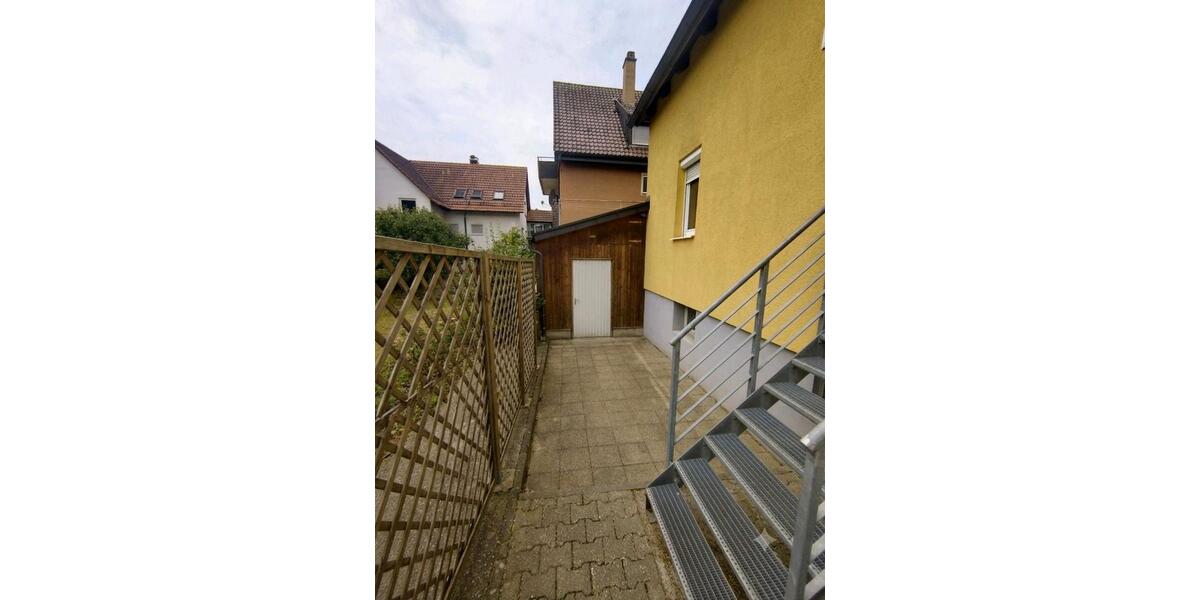 Erdgeschoßwohnung Esslingen am Neckar Brühl - 3.5 Zimmer, 98 m&sup2;, 1.450&euro; | Angebot:27553281