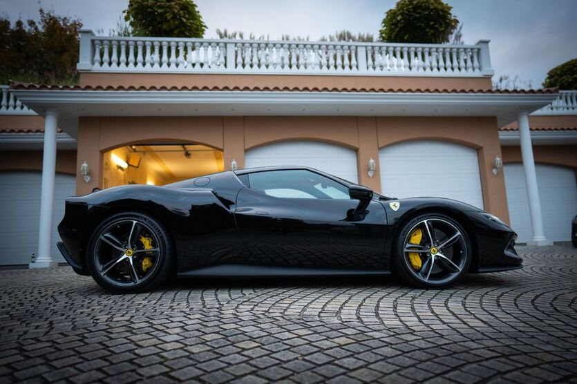 Ferrari 296 GTB 3.846 km 288.900 € Büchenbronn 75180