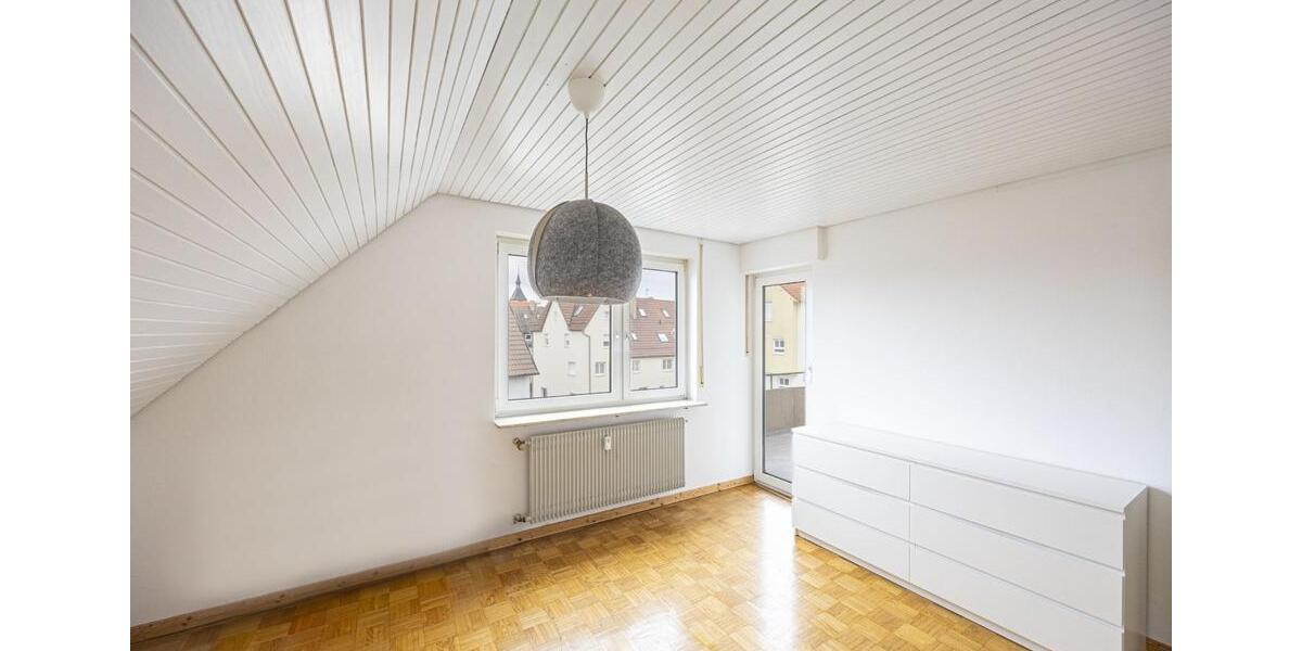Dachgeschoßwohnung Korntal-Münchingen Münchingen - 3 Zimmer, 70 m&sup2;, 1.200&euro; | Angebot:24859625