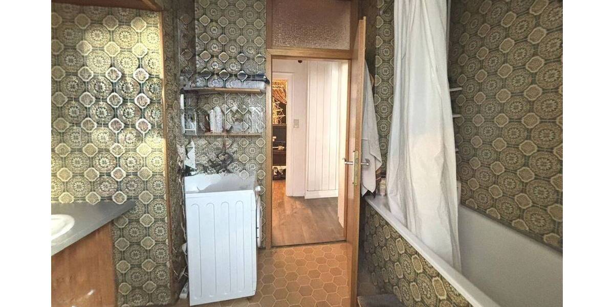 Etagenwohnung Esslingen Stadtmitte - 3 Zimmer, 103 m&sup2;, 210.000&euro; | Angebot:26672026