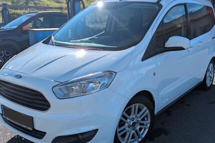 Ford Tourneo Courier 102.000 km 8.900 &euro; Altenriet 72657