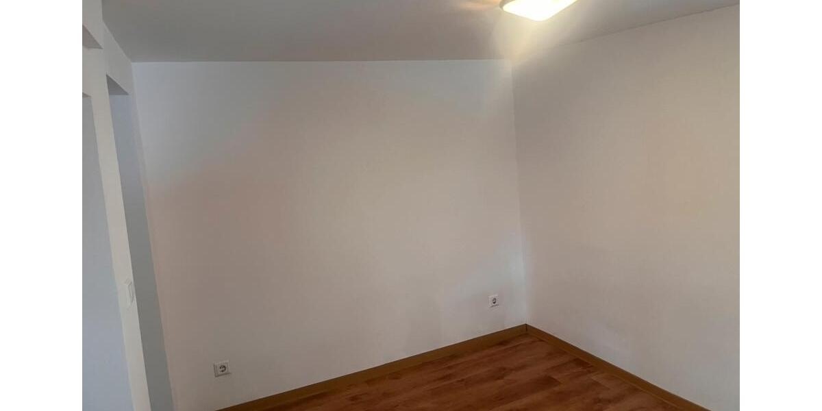 Etagenwohnung Gäufelden - 3 Zimmer, 80 m&sup2;, 1.100&euro; | Angebot:25725056