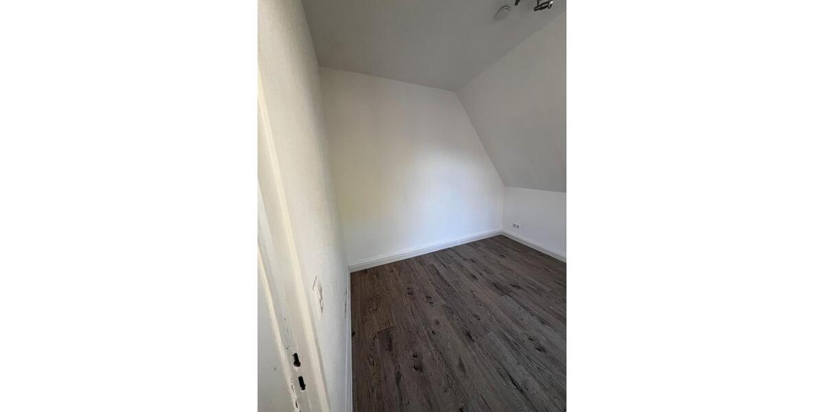 Etagenwohnung Tübingen Lustnau - 4 Zimmer, 16 m&sup2;, 650&euro; | Angebot:26382630