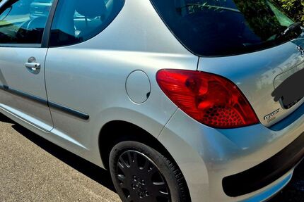 Peugeot 207 157.400 km 1.700 &euro; Filderstadt 70794