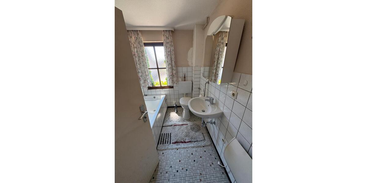 Einfamilienhaus Rottenburg am Neckar - 4 Zimmer, 100 m&sup2;, 1.000&euro; | Angebot:27620203