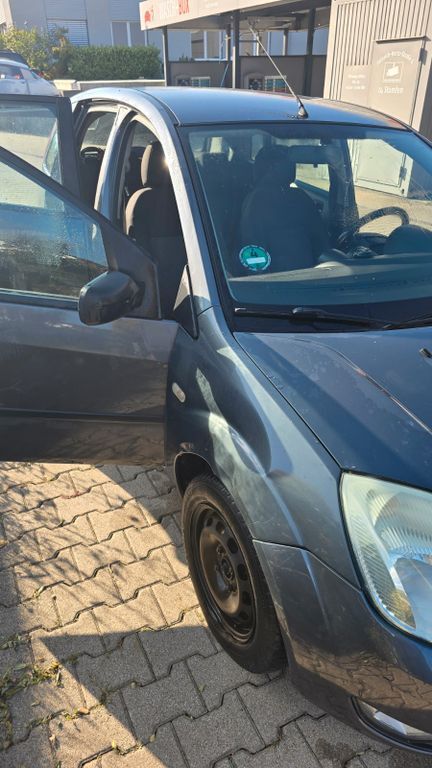 Ford Fiesta 281.000 km 800 € Pforzheim 75179