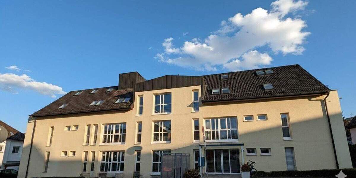 Etagenwohnung Sindelfingen Mitte - 2 Zimmer, 87 m&sup2;, 1.400&euro; | Angebot:24775668