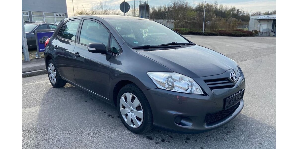 Toyota Auris 179.000 km 3.649 &euro; Wendlingen 73240