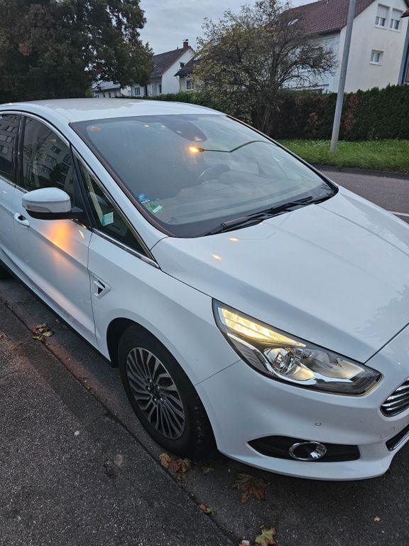 Ford S-Max 89.000 km 22.980 € Stuttgart 70499